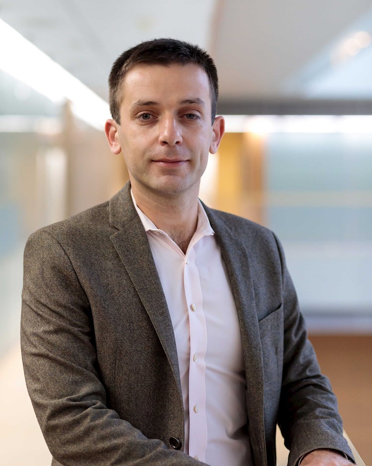 CS 201 | Adaptive Stochastic Optimization with Constraints, MLADEN KOLAR, University of Chicago